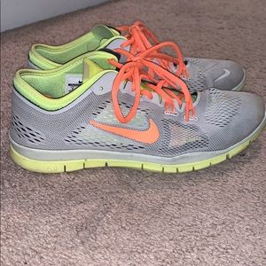 Nike Tennis Shoes